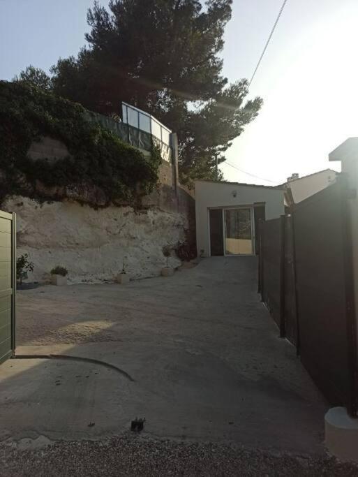 Saint-Mitre-les-Remparts Maison, Rue Calme Dans Village מראה חיצוני תמונה